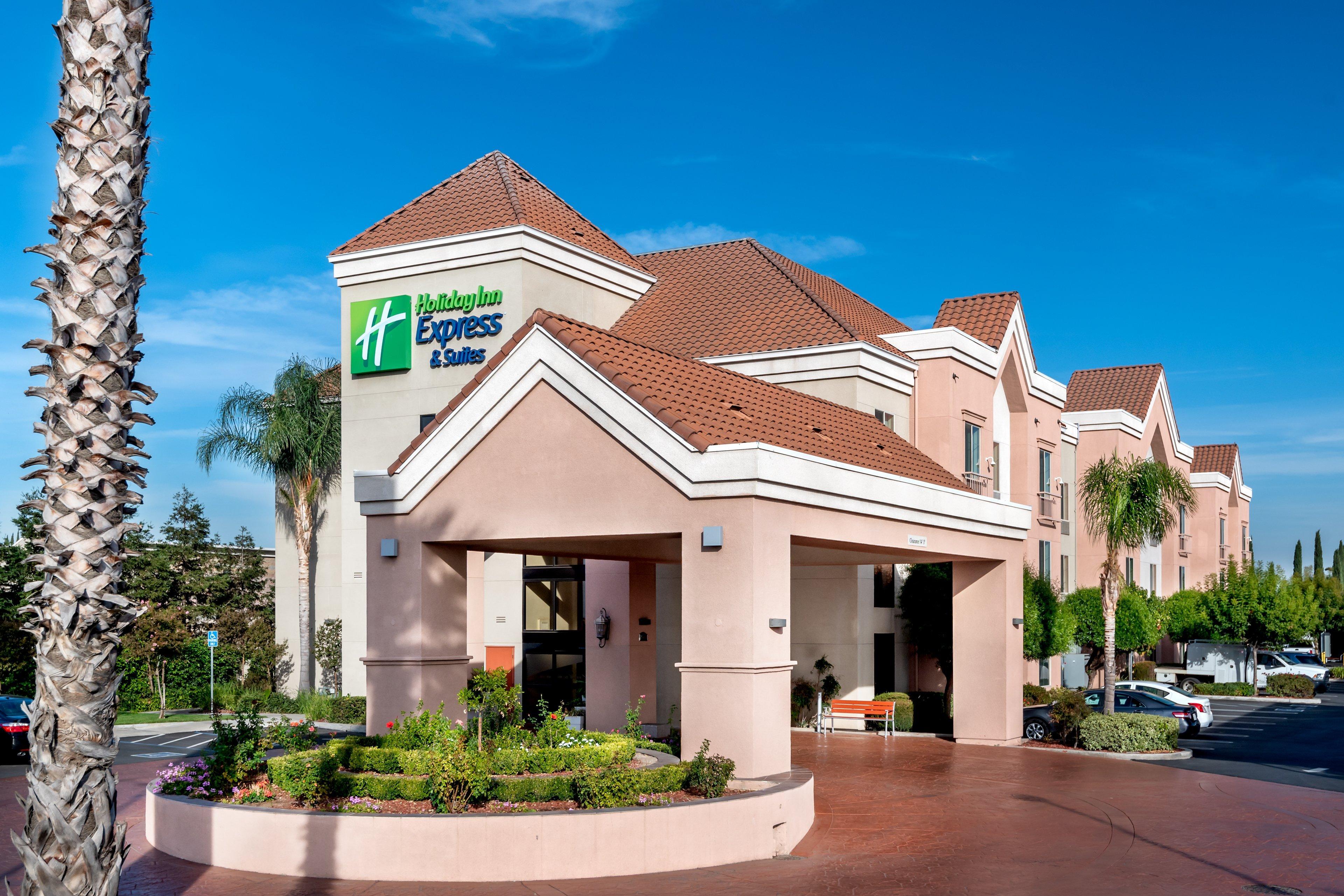 Holiday Inn Express & Suites Lathrop By Ihg Exterior foto