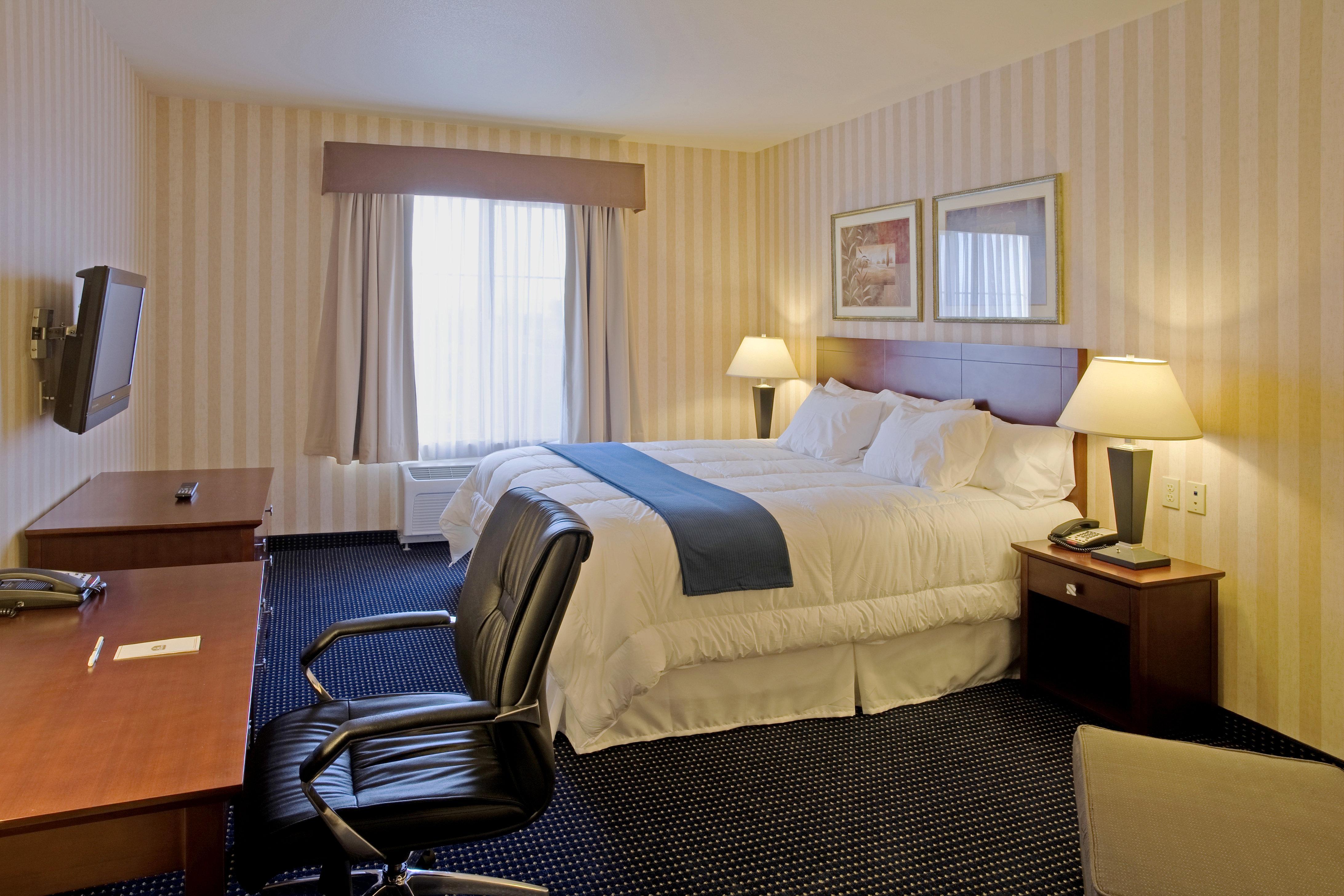 Holiday Inn Express & Suites Lathrop By Ihg Exterior foto