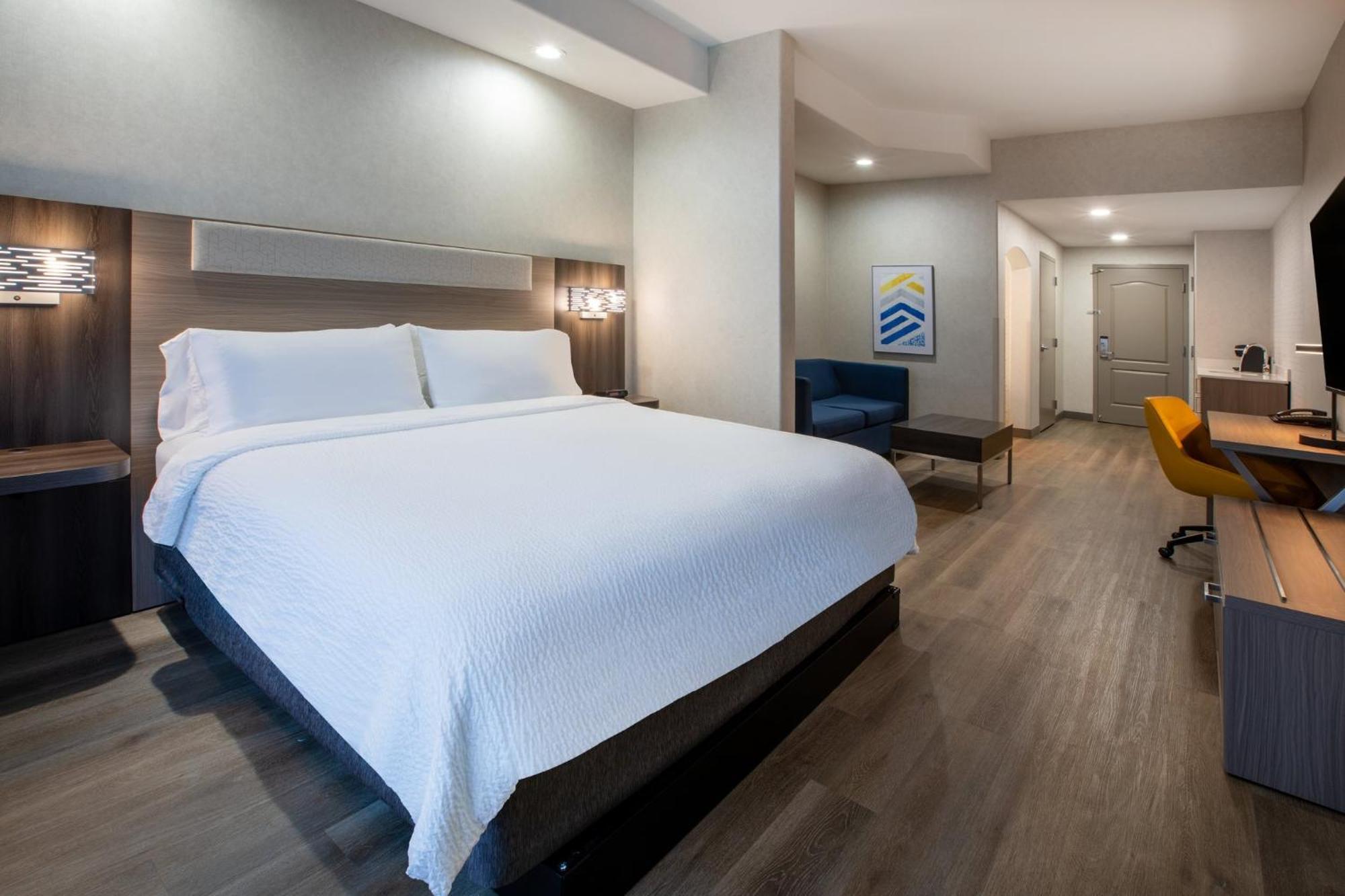 Holiday Inn Express & Suites Lathrop By Ihg Exterior foto
