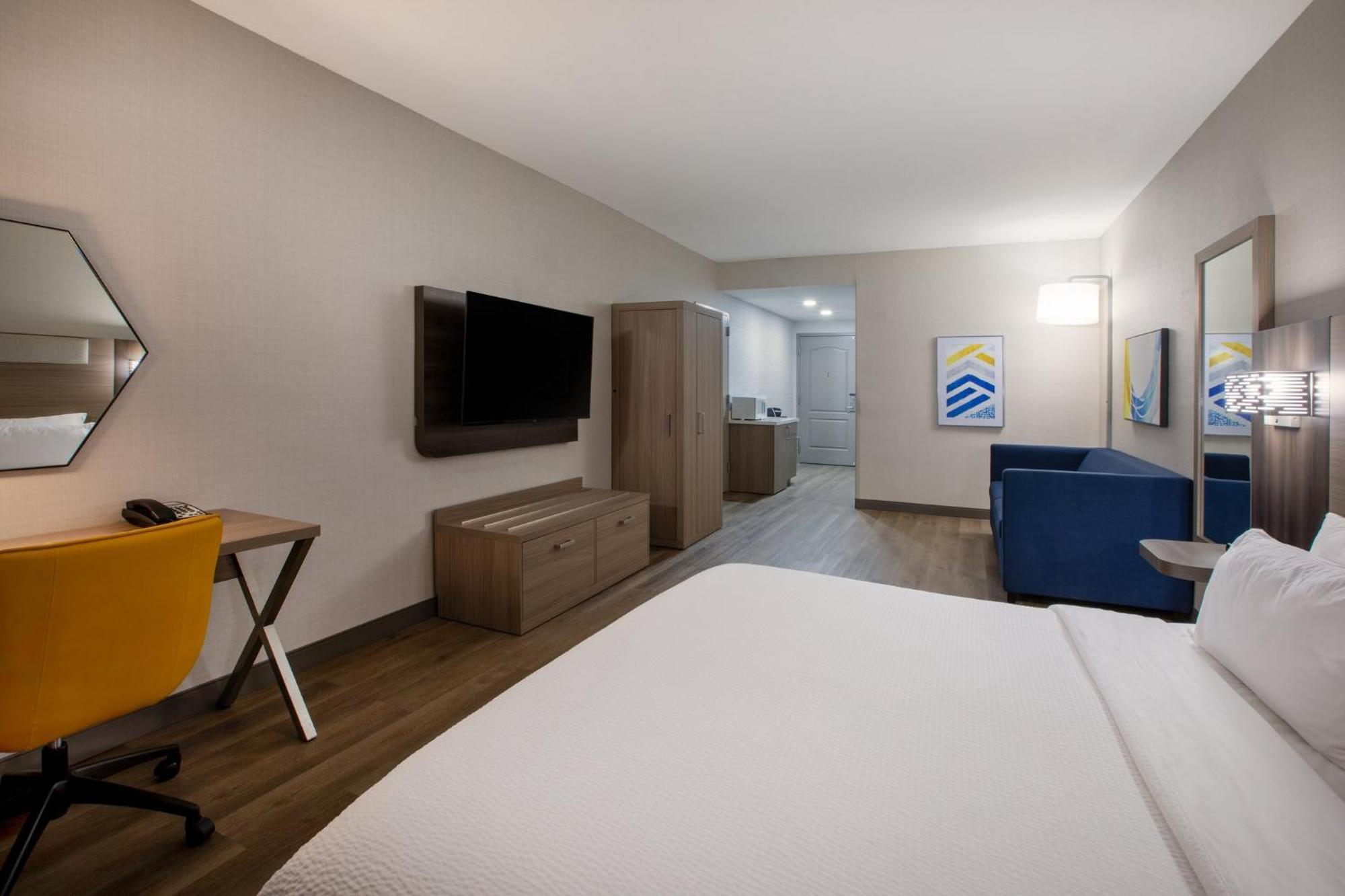 Holiday Inn Express & Suites Lathrop By Ihg Exterior foto