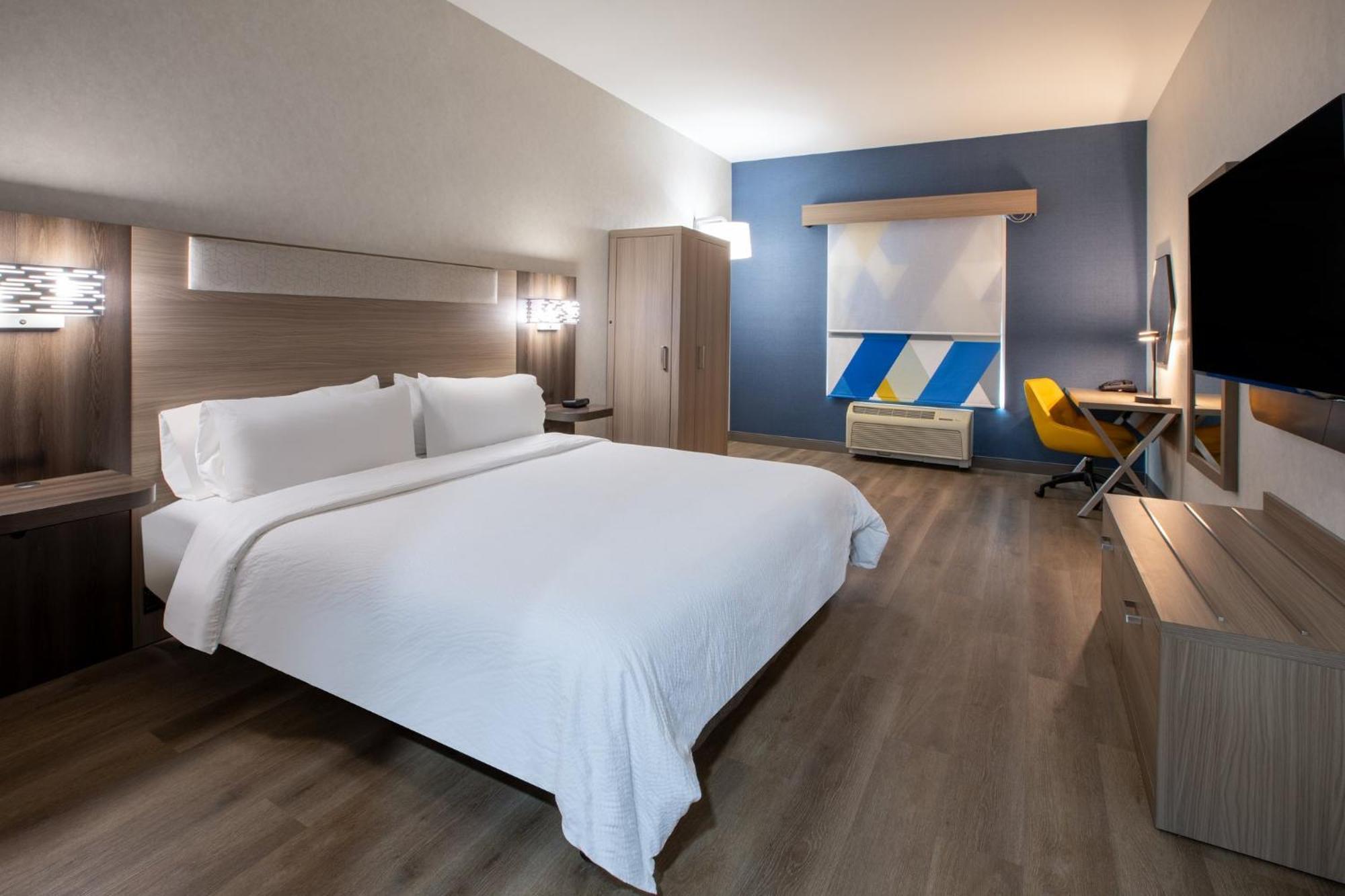 Holiday Inn Express & Suites Lathrop By Ihg Exterior foto