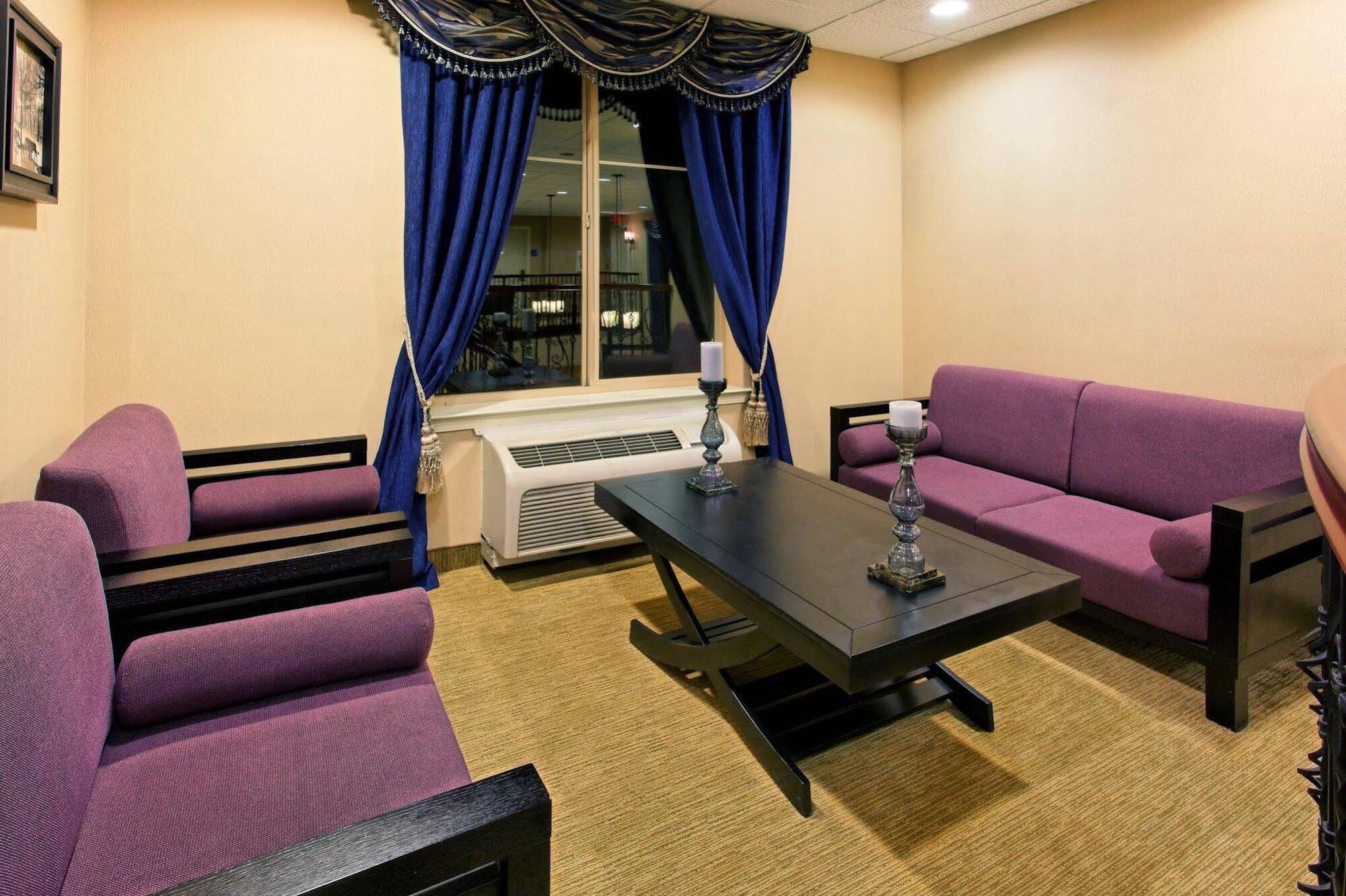 Holiday Inn Express & Suites Lathrop By Ihg Exterior foto