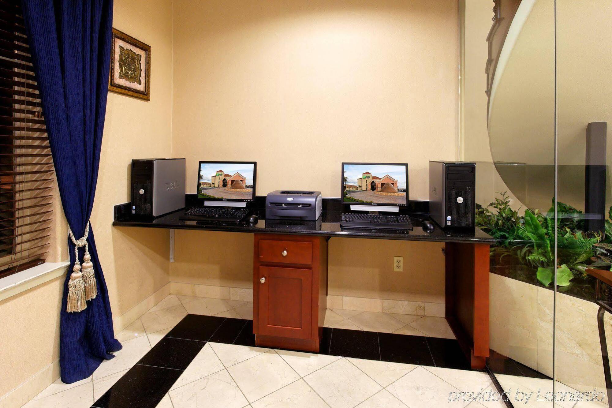 Holiday Inn Express & Suites Lathrop By Ihg Exterior foto